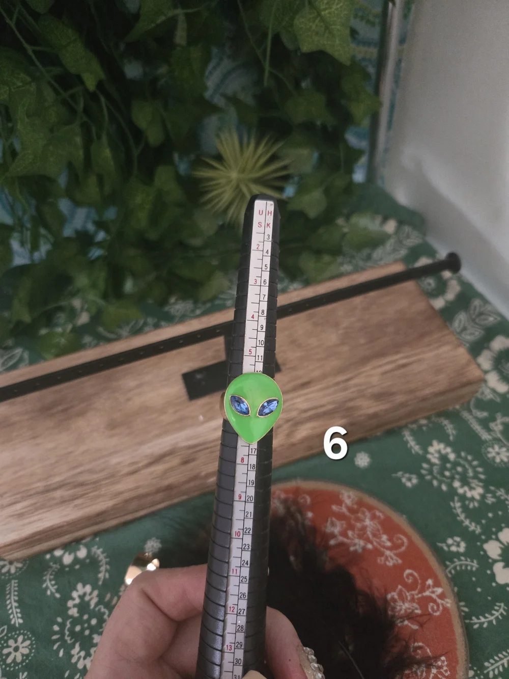 4/$15 Green Alien Ring Blue Eyes Novelty Space Extraterrestrial Enamel Size 6